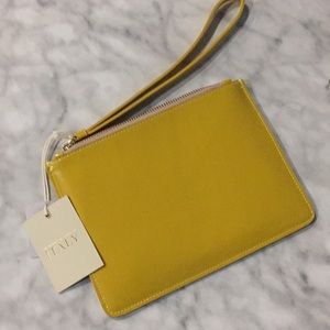Punto Fibbia Italian Leather Wristlet/Clutch/NWOT